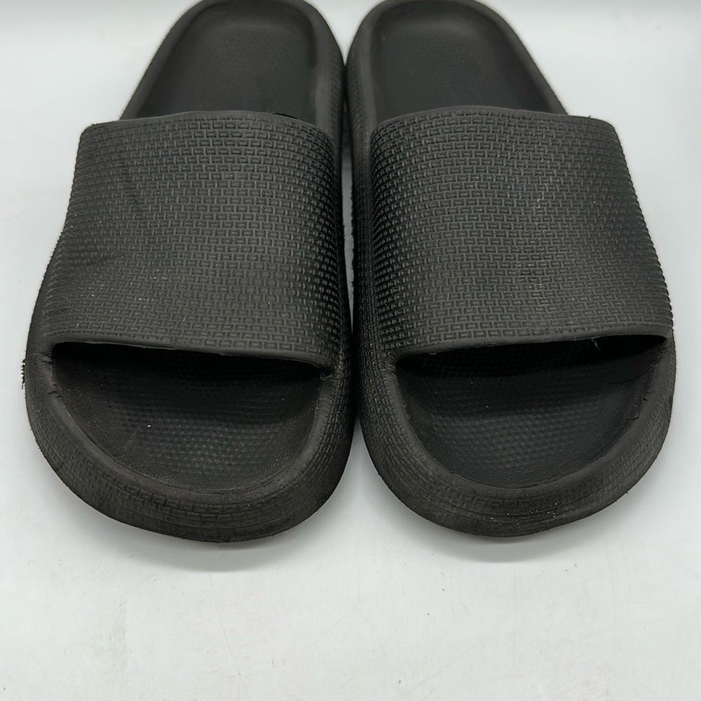 Black Casual Slide Sandals with Minimalist Design
